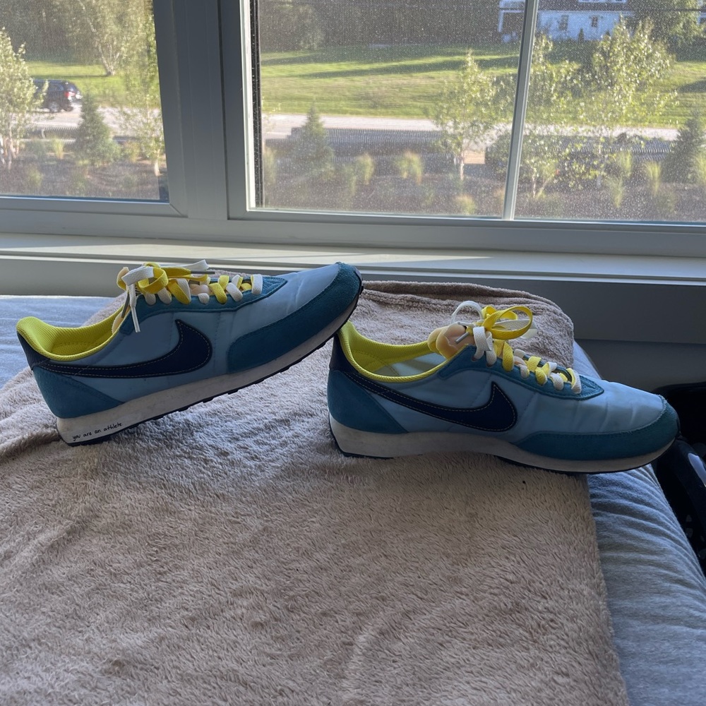 Running sneakers